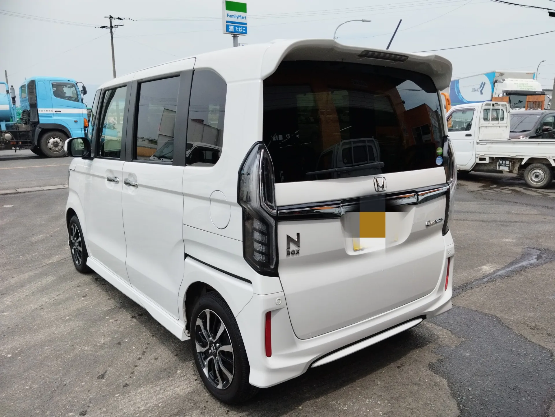 ホンダ　NBOX　カスタム　中古車販売・マイカーリース