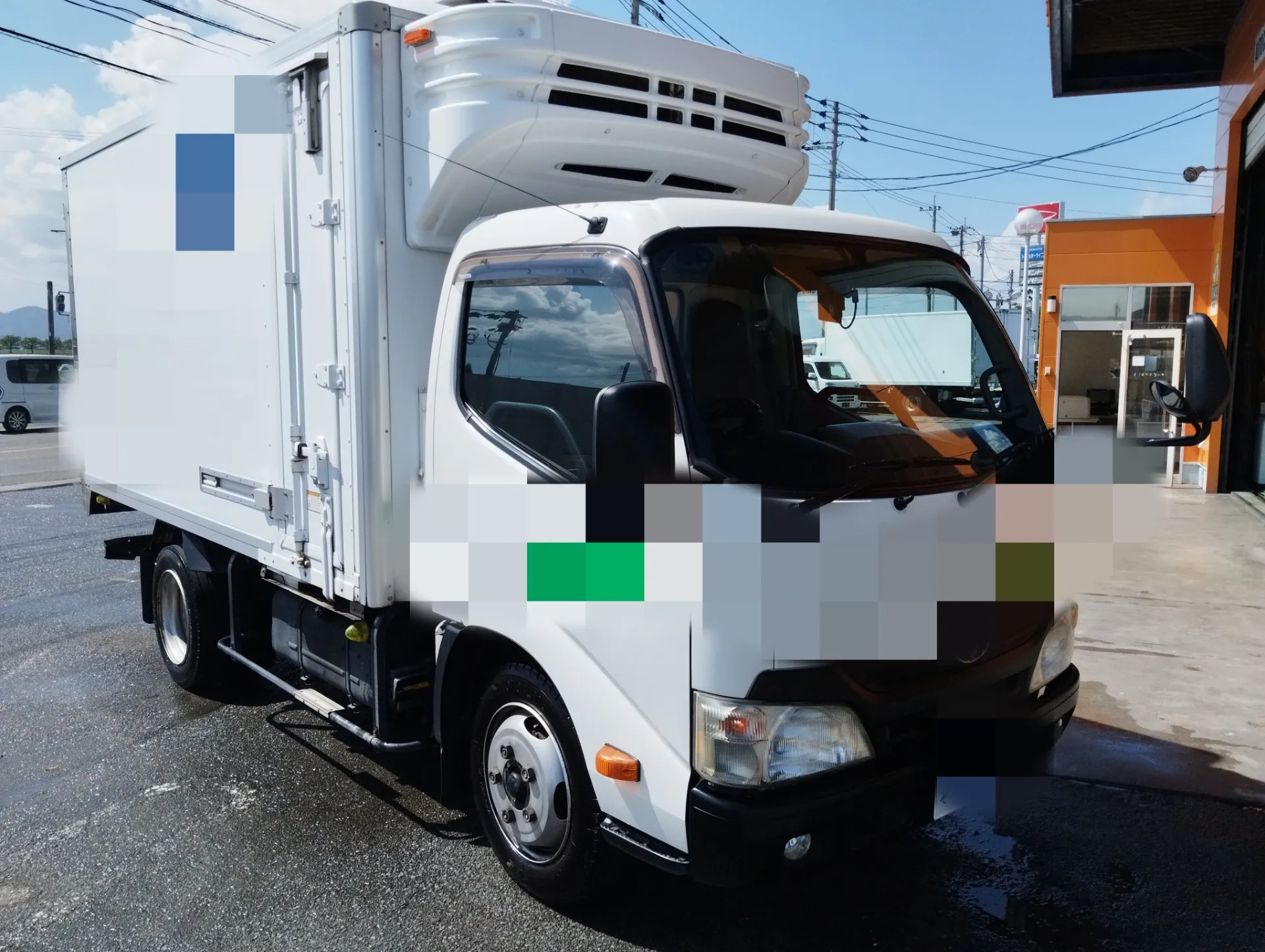 いすゞ　エルフ　冷蔵冷凍車　車検整備