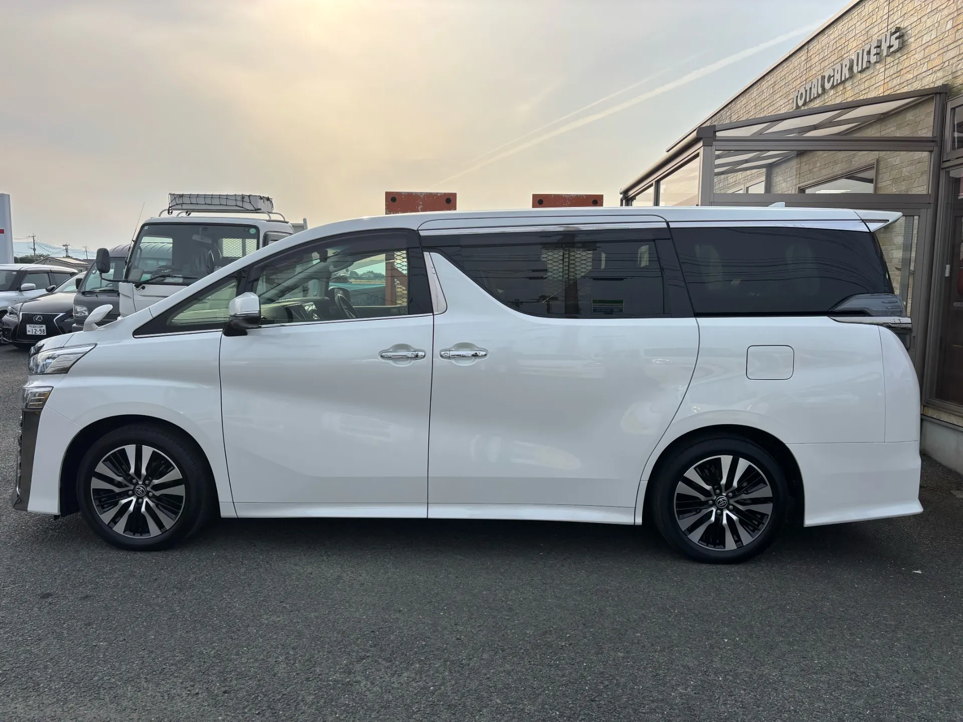 TOYOTA　ヴェルファイア　中古リース販売