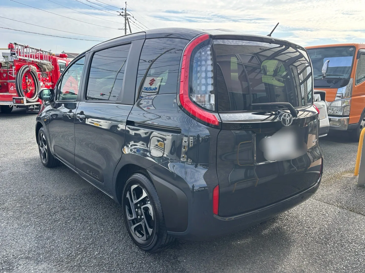 TOYOTA　シエンタHV　７人乗り　新車販売
